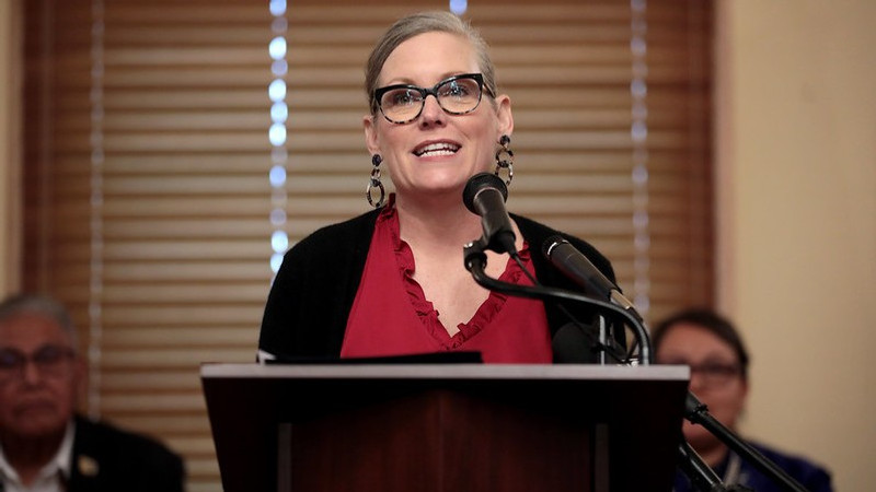 Horne blasts Hobbs' veto of school pay transparency bill