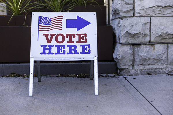 Maricopa County supervisor seeks mediator over elections