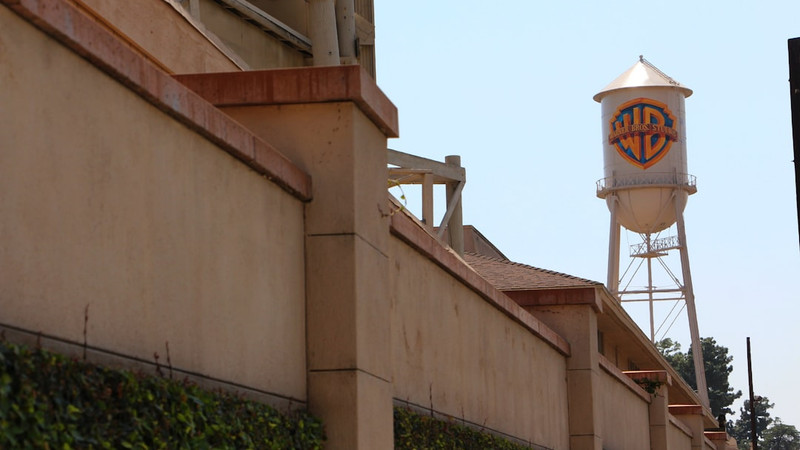 Judge delays merger between Paramount and Warner Bros