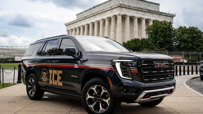ICE Agents Attacked During Stop as Lawmakers Spread Falsehoods