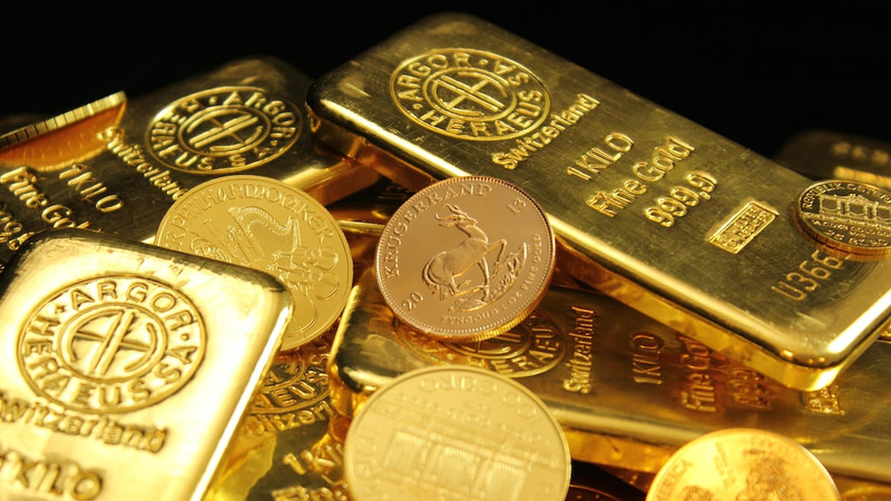 Dalio: Gold Beats Dollar as Debt Soars