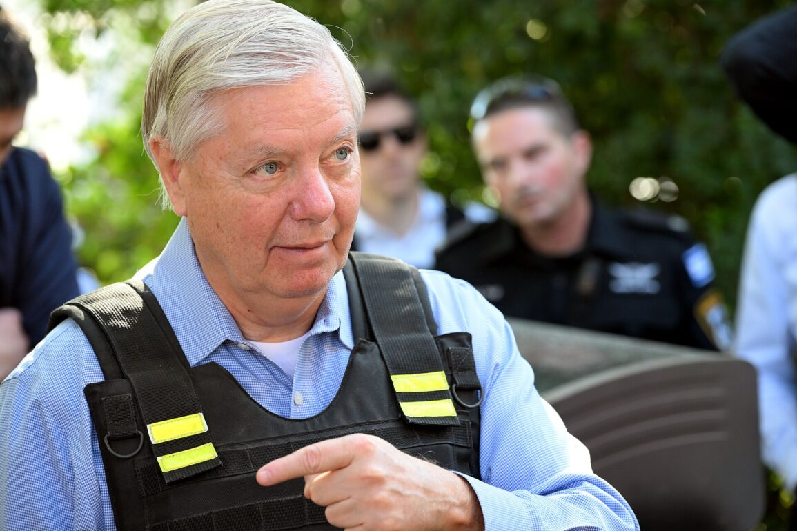 Lindsey Graham Clashes With Kristin Sinema Over Border Deal