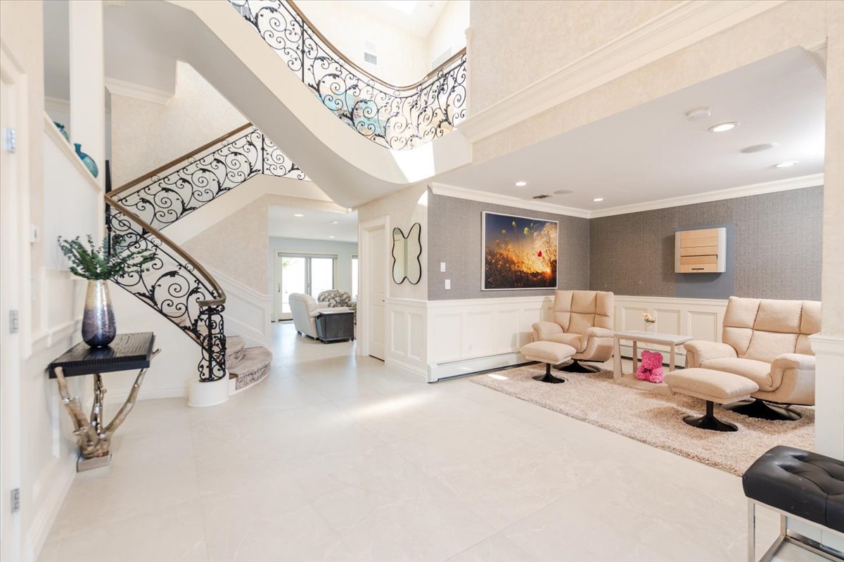 Waterfront Elegance!
