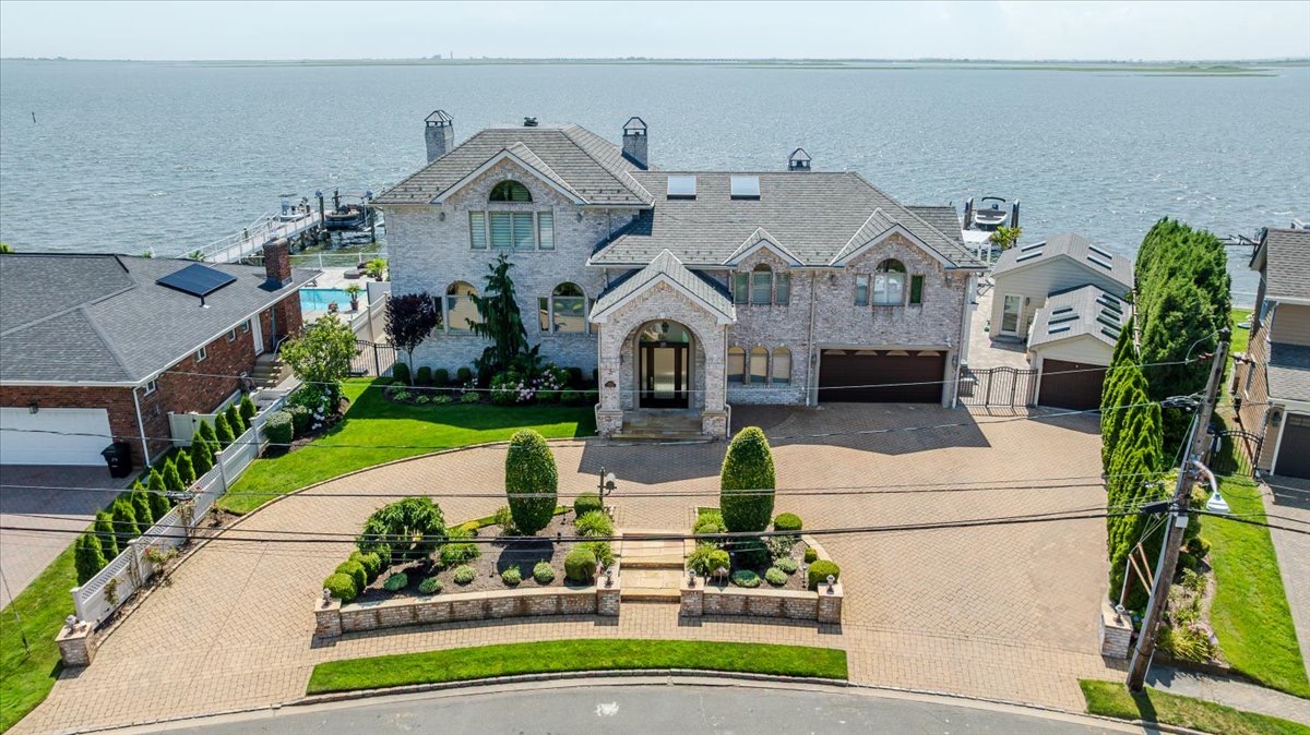 Waterfront Elegance!