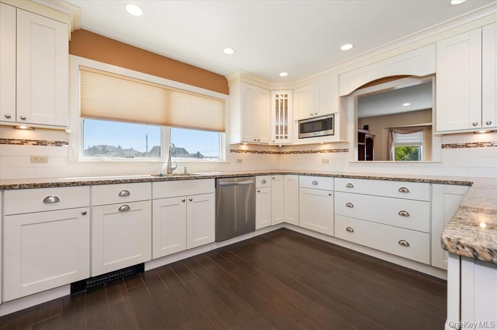 Spacious Hi-Ranch