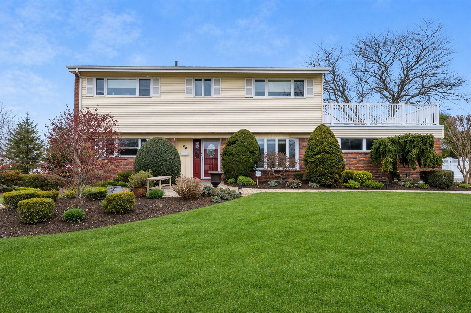 Stunning Split-HG Estates