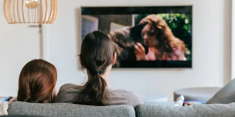 Broadcast TV Networks' Reach For Viewers 18+ Now Under 50%: Analyst 