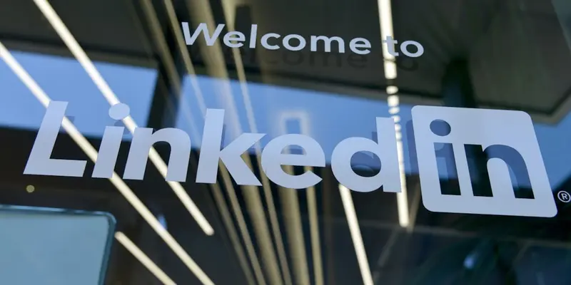 Political Campaigns Can Leverage LinkedIn for Targeted Voter Engagement