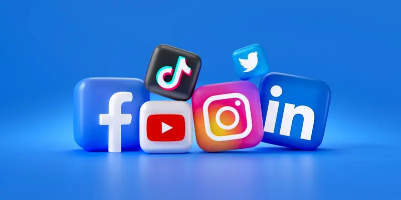 Building Political Campaign Communities with Social Media Platforms