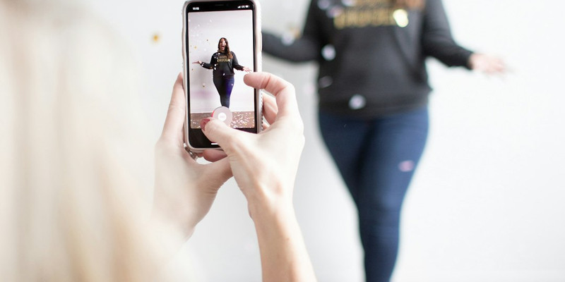 The New Political Voices: How Influencers Are Reshaping Public Discourse