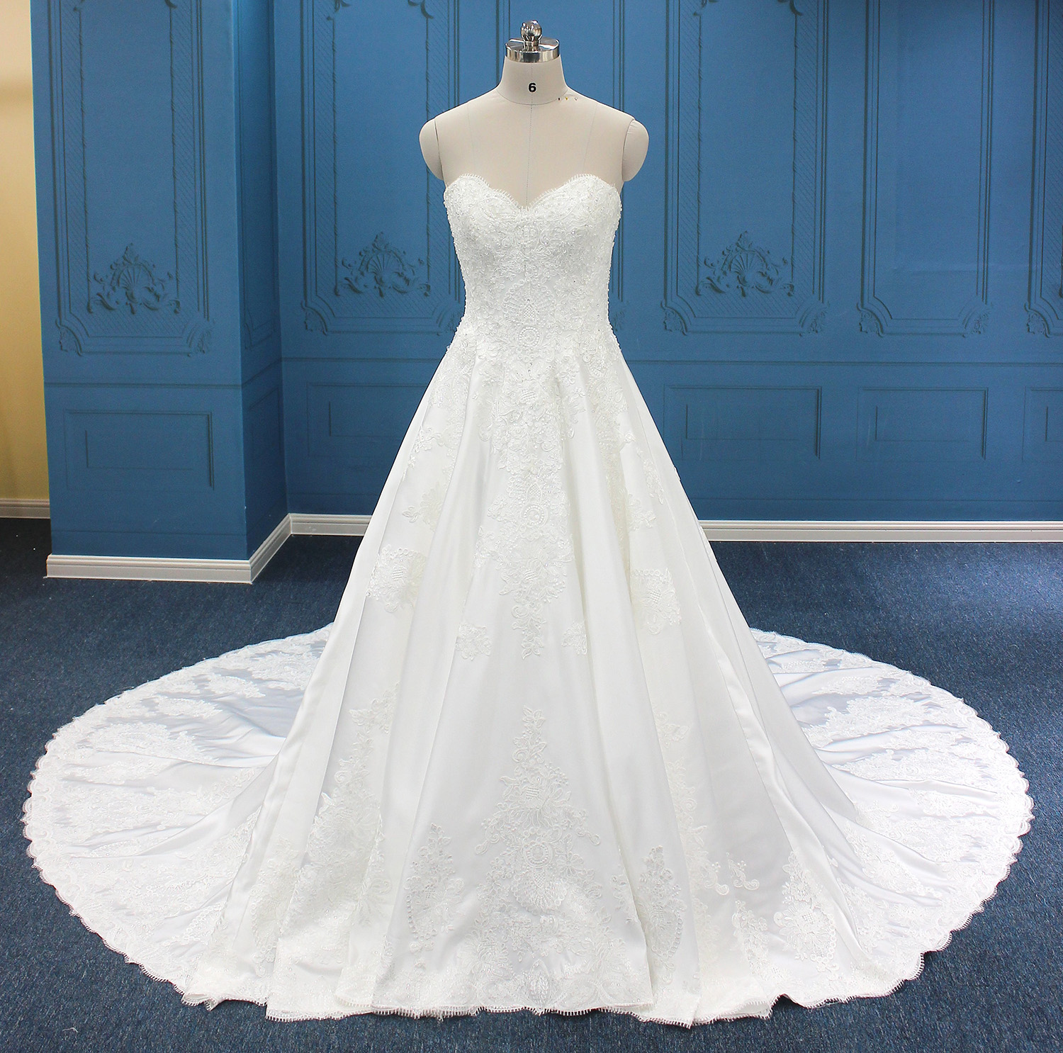 Lorraine (Satin Ball Gown) - photo 1
