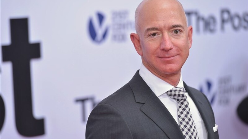 Bezos will donate $100 million to Obama Foundation in honor of John Lewis