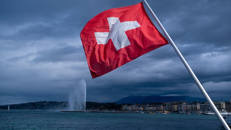 Almost 900 Nazi-linked accounts discovered at Swiss bank