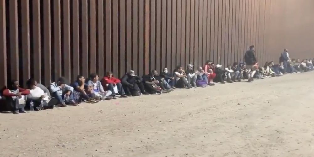 Hundreds of illegal immigrants, mostly men, flood across Arizona border section overnight