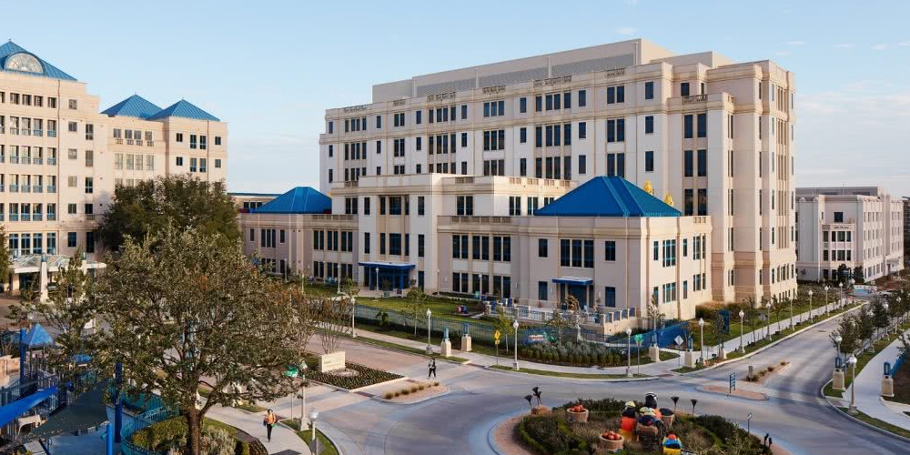 Texas children's hospital denies teen kidney transplant over vaccination status: report