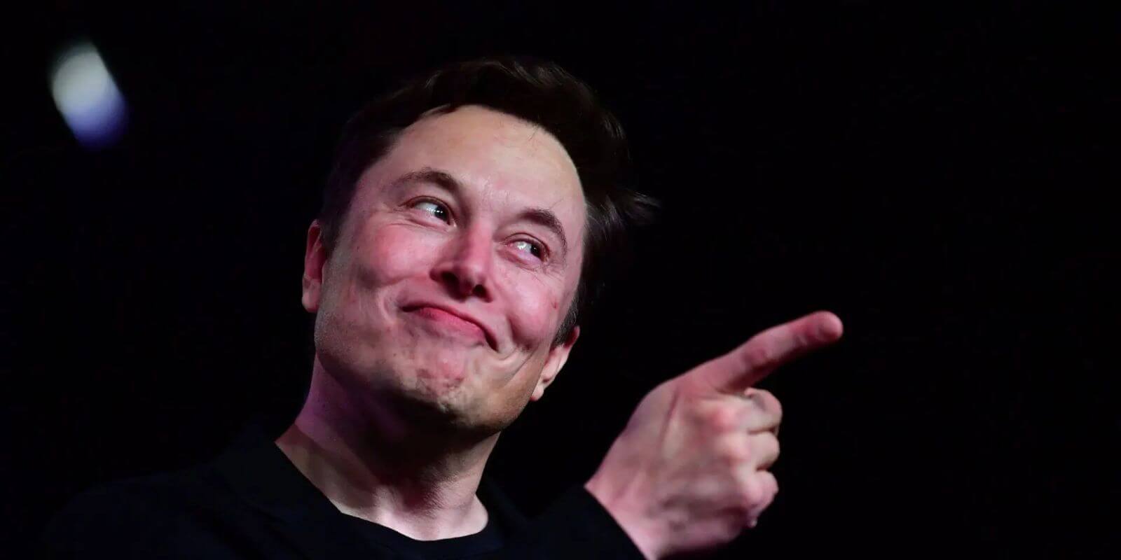 SAVAGE: Elon Musk calls Biden a 'damp sock puppet'