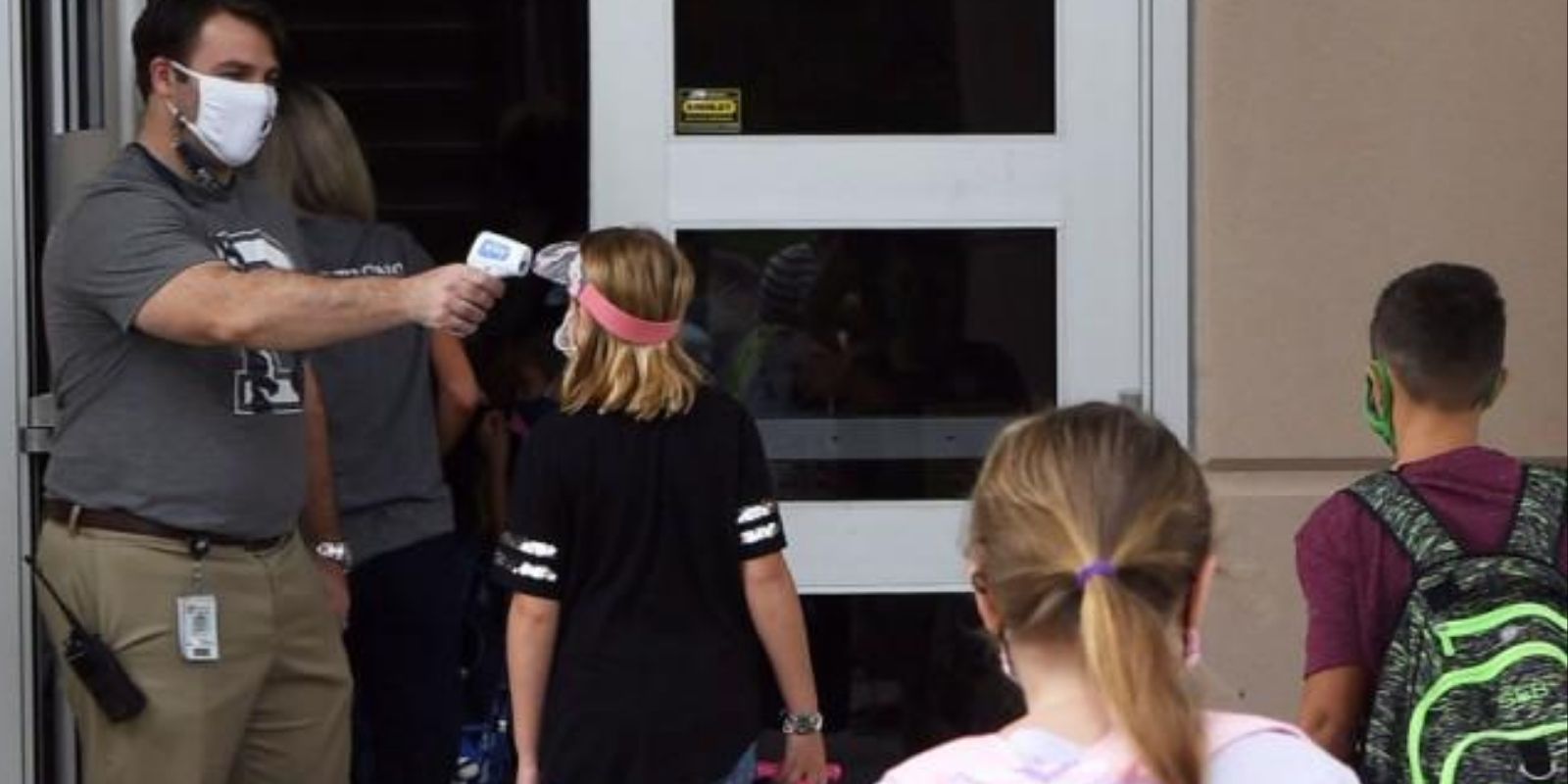 Los Angeles school district backs down on school vaccine mandate after facing public opposition
