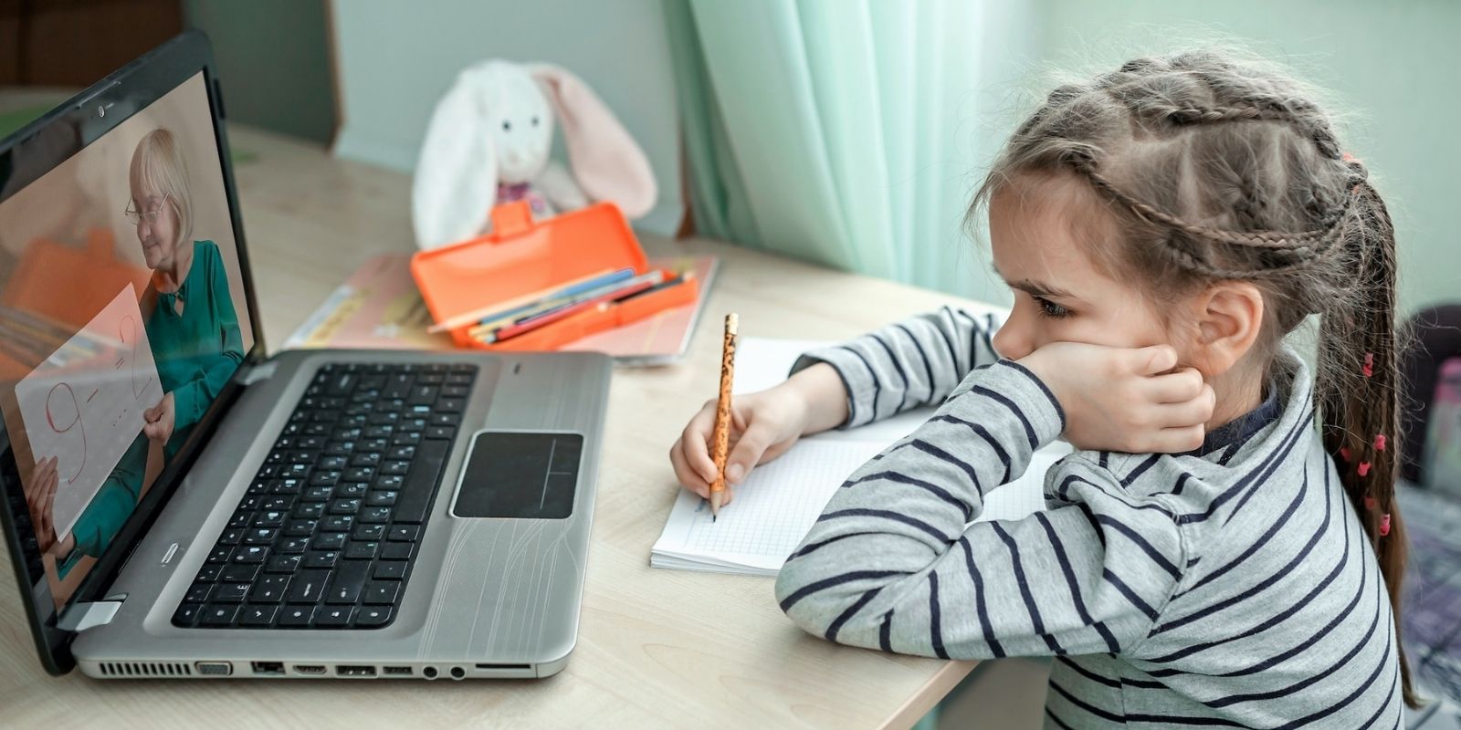 Massachusetts teachers union urges return to virtual learning