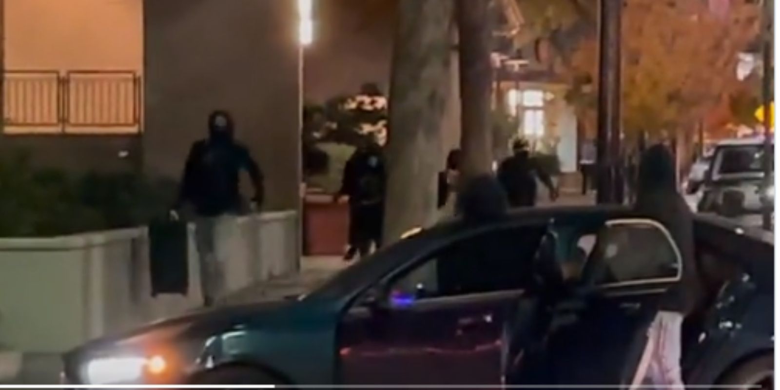 Armed, masked thieves with crowbars attack San Francisco area Nordstrom store