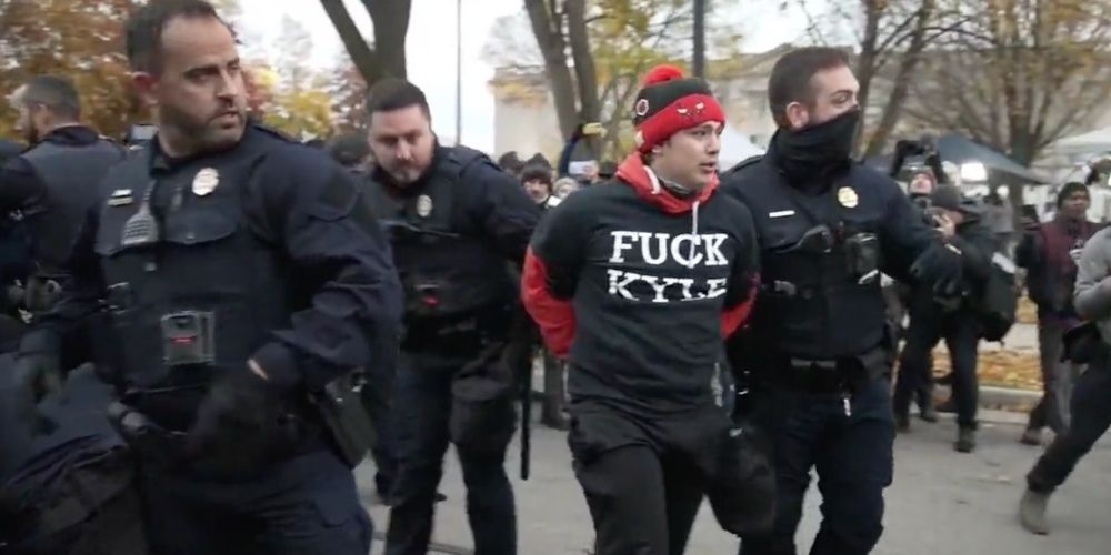 BREAKING: Protester assaults Kyle Rittenhouse supporter at Kenosha courthouse