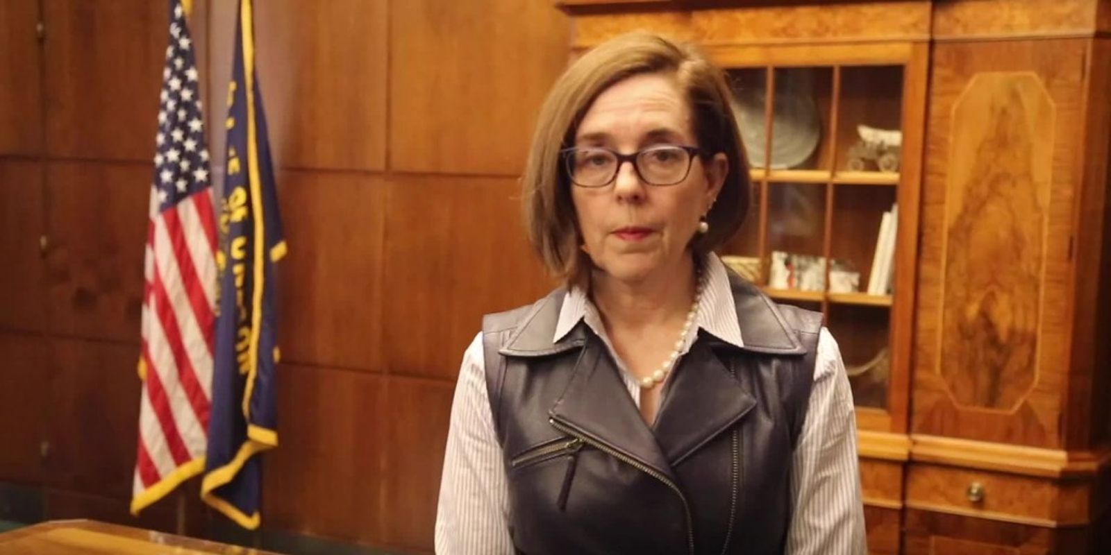 Gov. Kate Brown sued by Oregon state troopers, firefighters over vaccine mandate