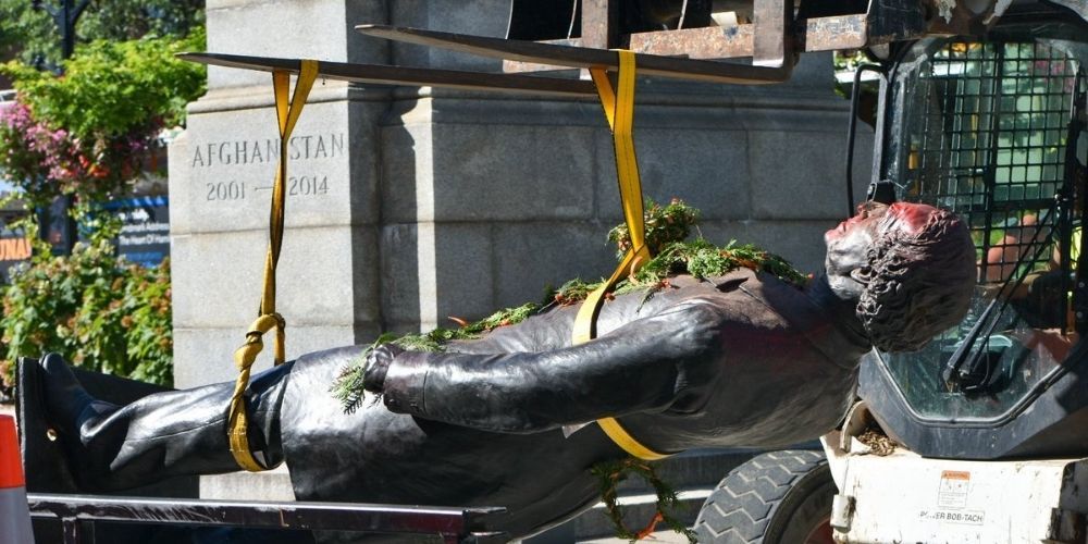 BREAKING: Sir John A. Macdonald statue toppled by Hamilton 'unity' demonstrators
