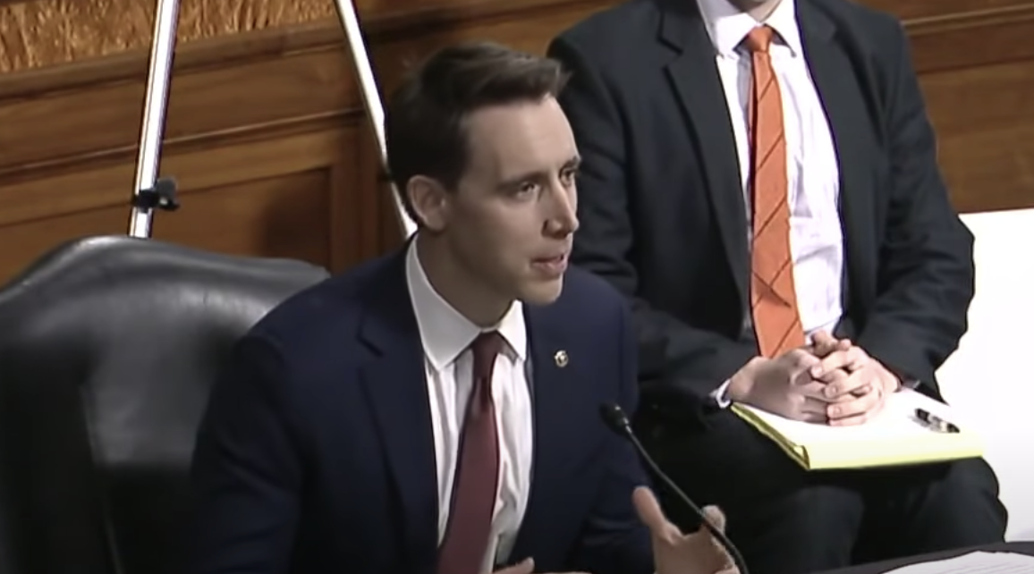 Josh Hawley slams 'foreign dark money group' behind report on people spreading COVID-19 'misinformation'