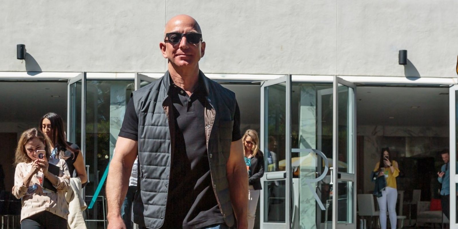Jeff Bezos to shoot himself into space along with his brother