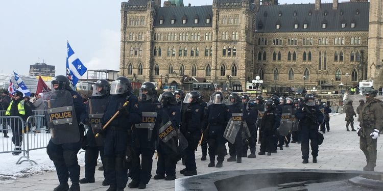 Liberal inaction on illegal migrants to cost Canadians $1.1 billion
