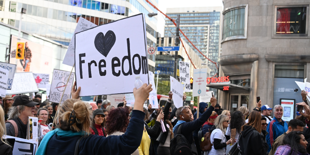BREAKING: Crowd of 4000 gathers in Toronto to protest lockdowns