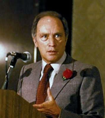 Vancouver elementary school opens time capsule, finds letter from PM Pierre Elliott Trudeau