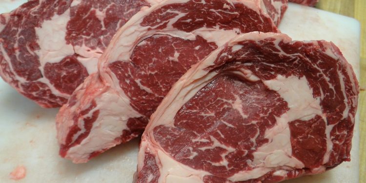 China to suspend import of Canadian beef