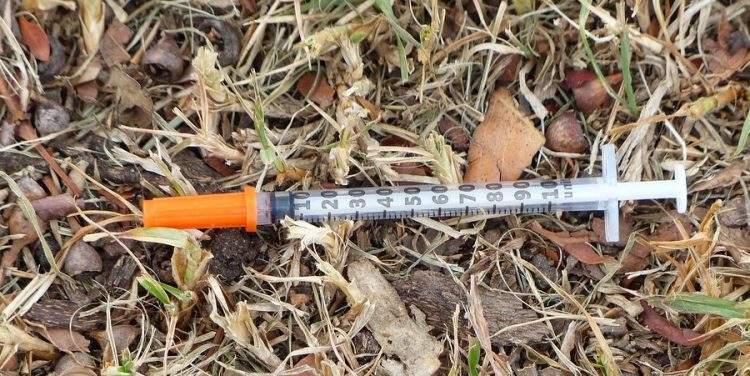 Penticton child rushed to E.R. after stepping on needle at park