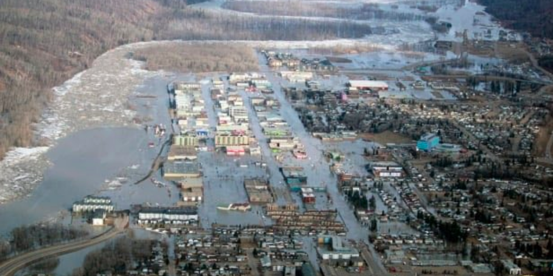 Fort McMurray flooding claims one life as leaders call for local