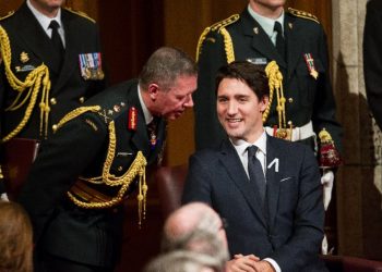 General who suspended Mark Norman gets a raise from Trudeau