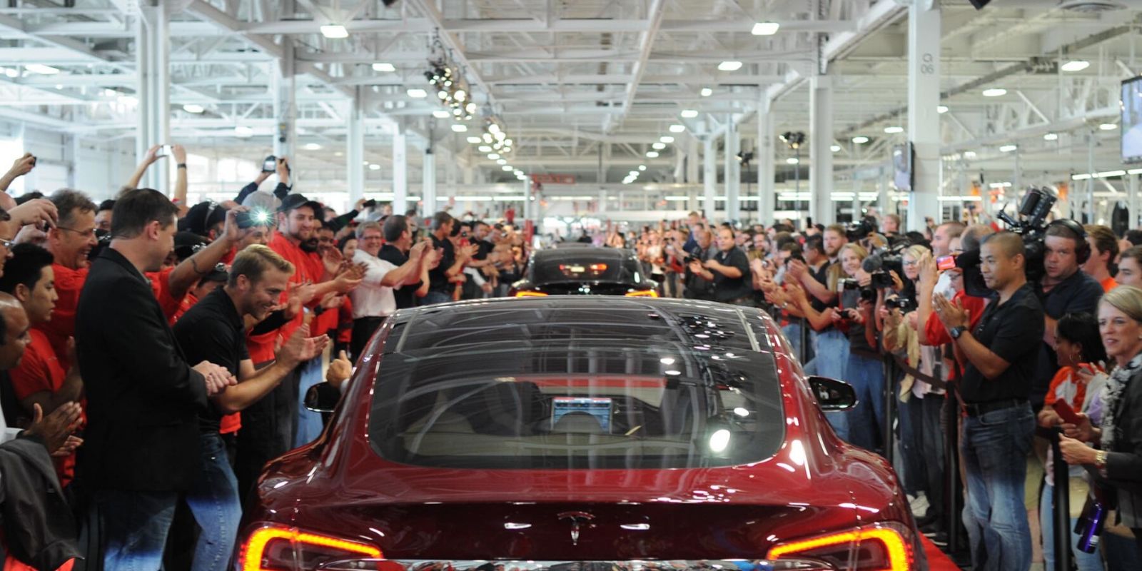 Tesla to begin delivering China-built cars next week