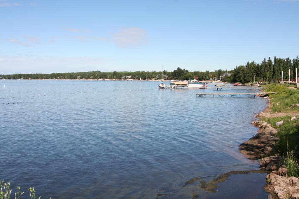 Pigeon Lake, Alberta has a fecal bacteria problem — Health Services issues advisory