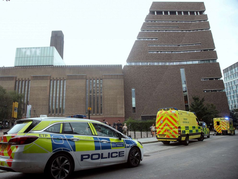 17-year-old in custody after throwing child from 10th story of London art gallery