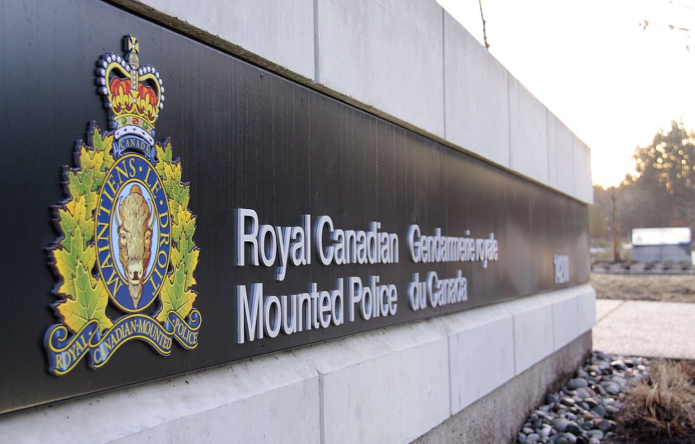 Former B.C. government disbanded the illegal gaming unit despite signs of corruption: Report