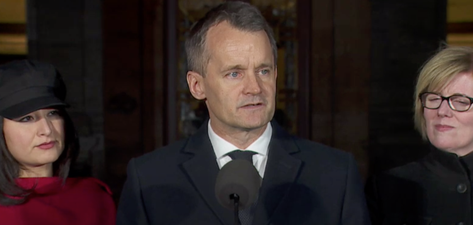 New Natural Resources Minister Seamus O’Regan overseeing hometown Atlantic boom, faced with western bust