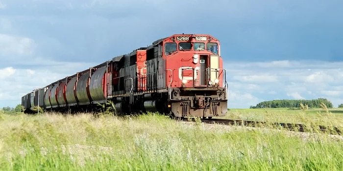 Over 3,000 CN Rail workers to strike at midnight if agreement not reached