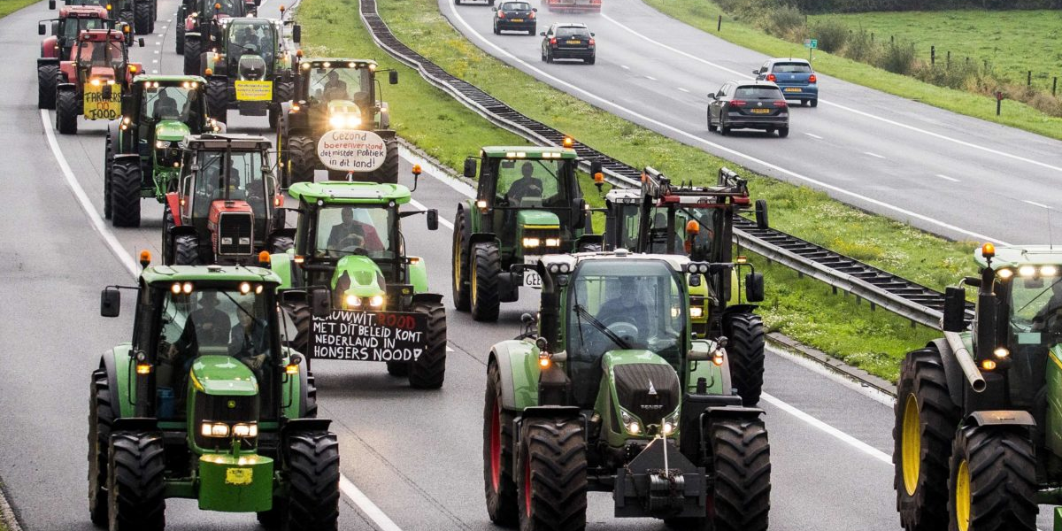 Thousands of farmers protest climate change measures in the Netherlands