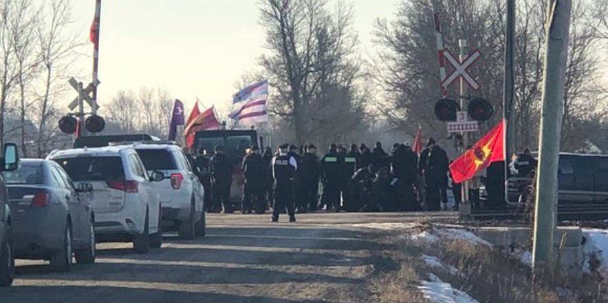 Protest re-emerges on critical Ontario rail line after being dismantled by police