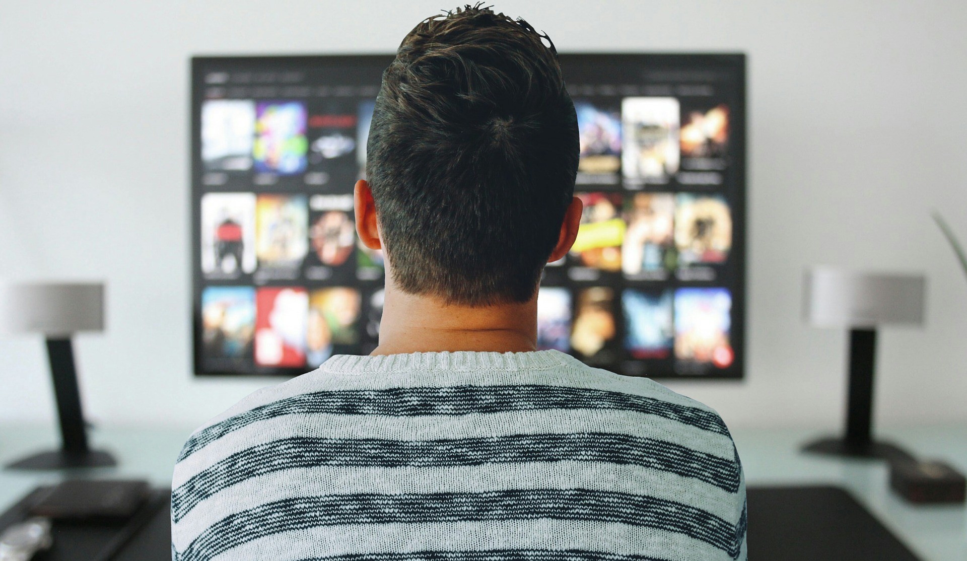 Trudeau government told to force Netflix to make and play more Canadian shows: Report