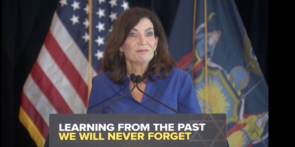 Kathy Hochul jokes about Jews who leave New York for DeSantis' Florida after rise in antisemitic attacks
