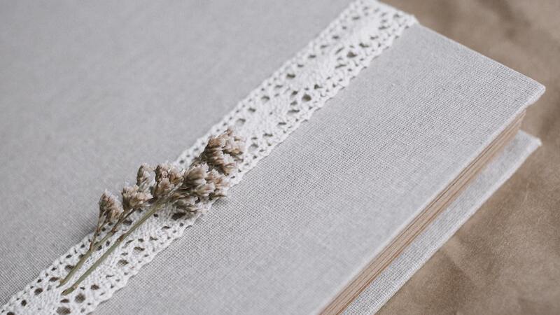 Utah court orders woman hand over boudoir album to ex-husband