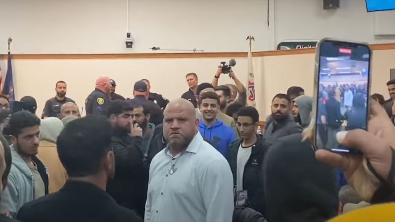 Michigan school board faces backlash from Muslim parents over sexually explicit books in school libraries