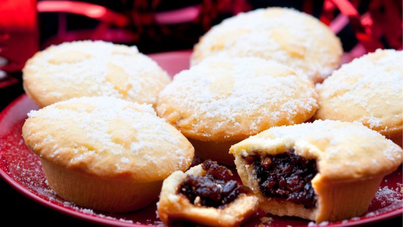 Man sentenced to six months in prison for serving mince pies during lockdown