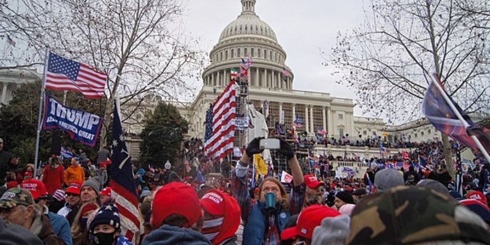 FBI had up to 8 informants inside Proud Boys: court documents