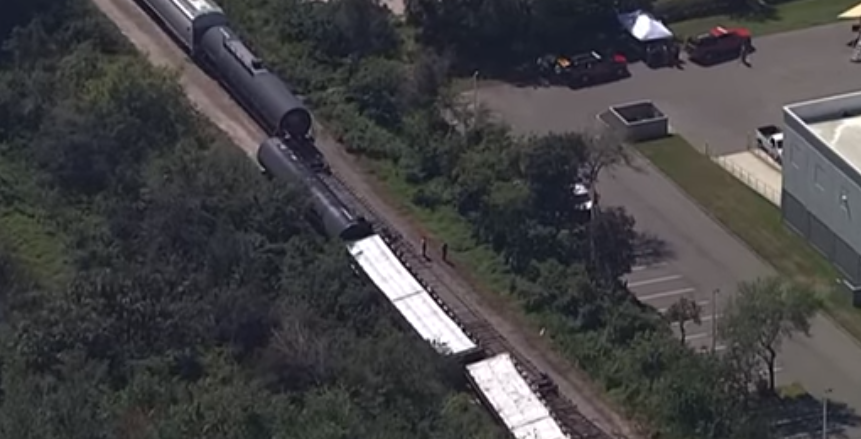 BREAKING: Train derailment in Florida, Hazmat teams deployed